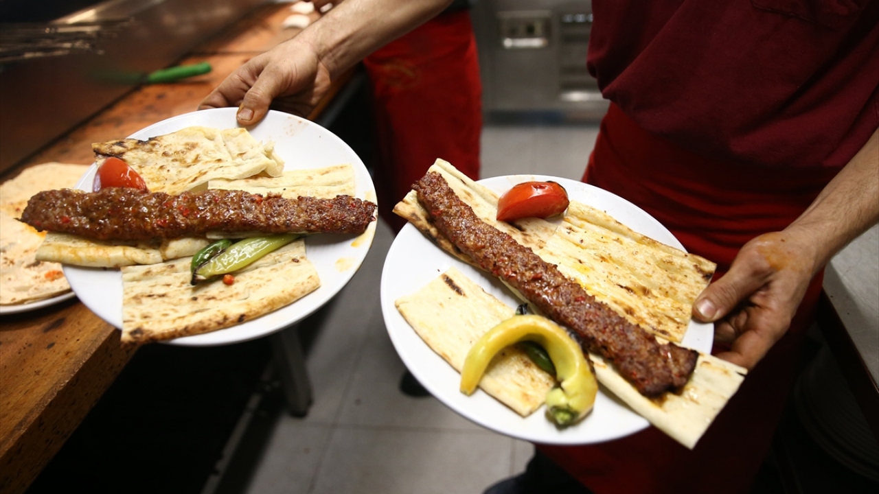"Bu rekoru Adana ve Türkiye`ye kazandıracağız"
