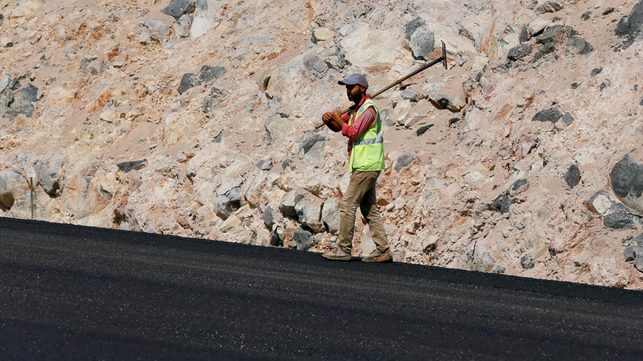 Güzergahın Koyundere Kavşağı ile Çandarlı çıkışı arasındaki bölümü ise 25 dakikada kat edilebilecek.
