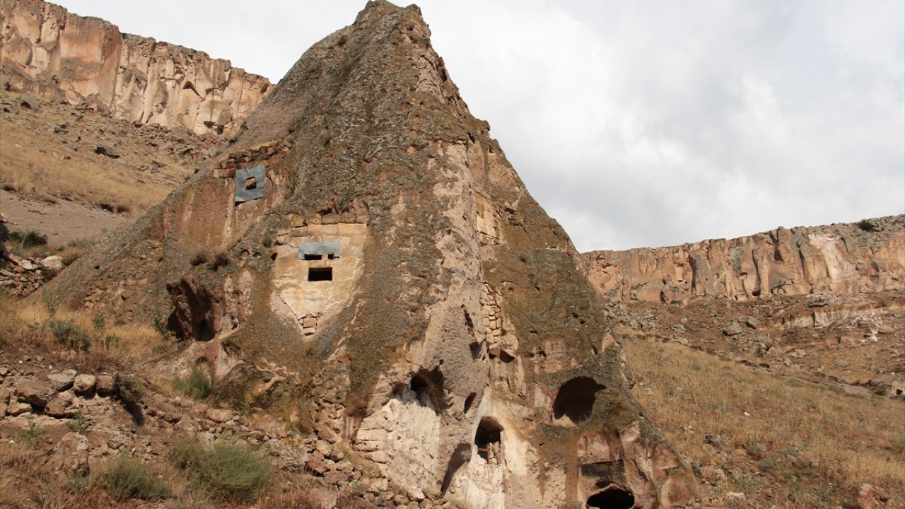 Ancak zamanla bazı tur organizasyonlarından çıkarılmasının da etkisiyle canlılığını yitirdi. 