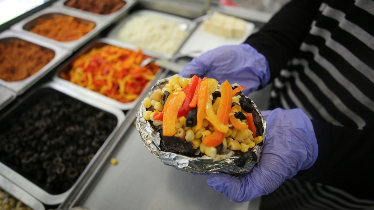 Kumpir yapmayı Türk şeften öğrendi