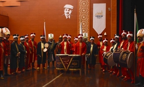 Neşet Ertaş türkülerine mehter yorumu