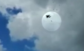 Paraşütleri açılmayan zırhlılar yere çakıldı