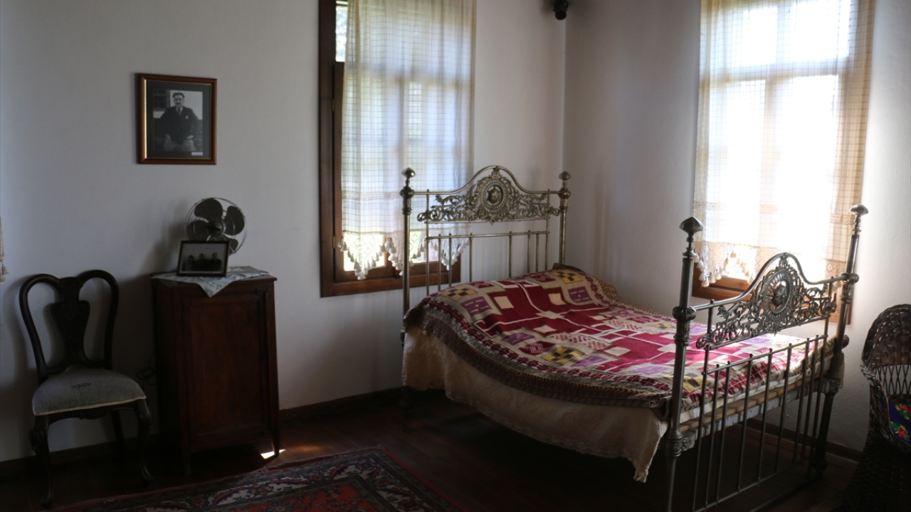 Yaptığı baskınlarla düşmanı büyük zarara uğratırken, düzenli ordunun kurulmasıyla emrindeki grubu orduyla bütünleştirip, kendisi de Milli Aydın Cephesi Komutanı oldu.