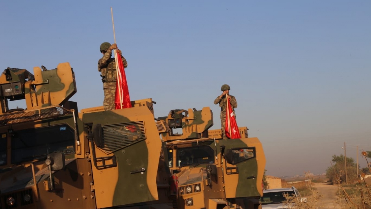 Sınırın sıfır noktasındaki gelişmeleri çok sayıda basın mensubu takip ediyor.