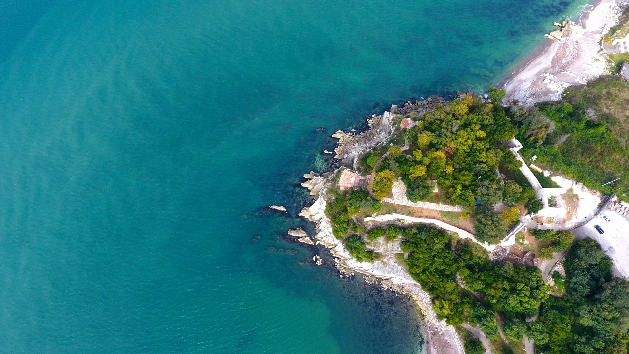 UNESCO Dünya Mirası Geçici Listesi`nde bulunan 8 asırlık Ceneviz Kalesi`nde, Kültür Bakanlığı koordinesinde yürütülen kazı çalışmalarıyla bölge tarihinin gün ışığına çıkarılması ve turizmin canlandırılması amaçlanıyor.