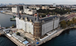 Haydarpaşa Garı'nın 111 yıllık tarihi saati yerine yerleştirildi
