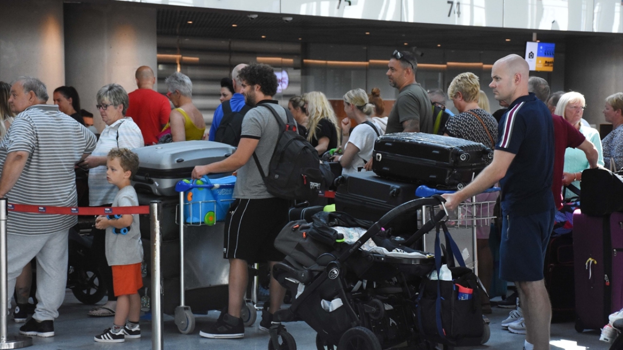Turistlerden Josephine Maher de yaklaşık 20 yıldır her yaz tatil için Türkiye`ye geldiğini dile getirdi.