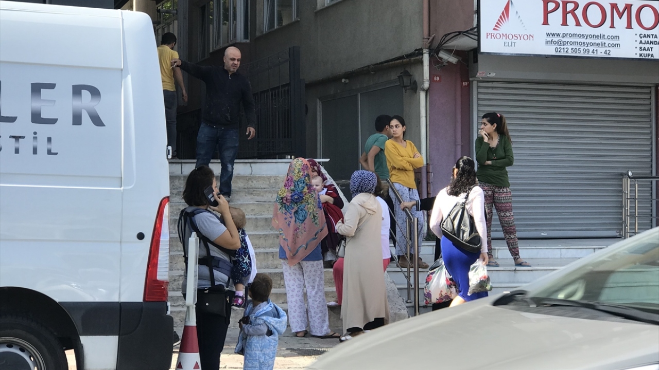 İstanbul`da meydana gelen deprem Bursa, Kocaeli ve Kırklareli kent merkezinde de hissedildi.