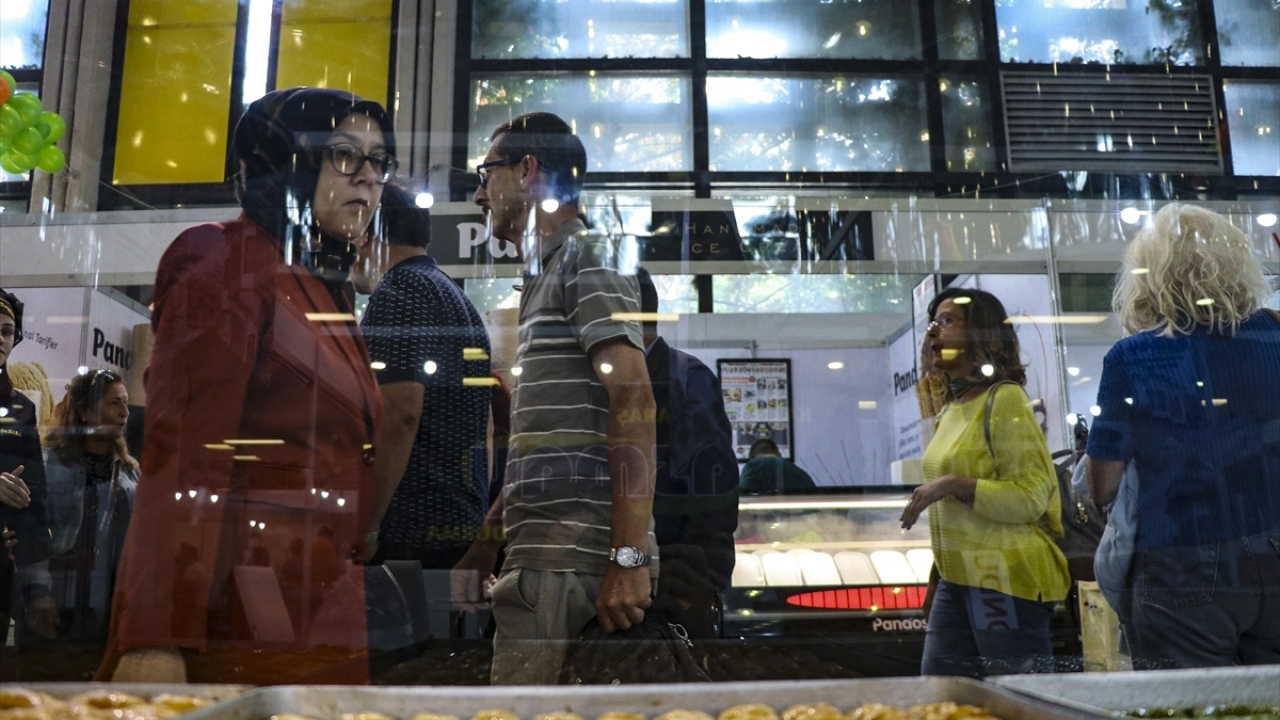 Zirve Fuarcılık ortağı ve Türkiye Seyahat Acentaları Birliği (TÜRSAB) Disiplin Kurulu Başkanı Kılıçarslan Karapıçak, yaptığı açıklamada, festivale büyük katılım beklediklerini söyledi.