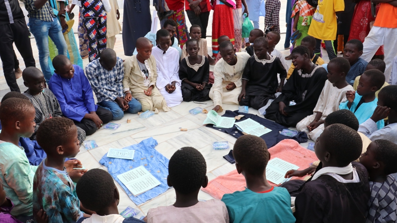 Massalikoul Jinaan`ın, estetik güzelliğinin yanı sıra ilmi açıdan da Fas Kralı Hasan II tarafından Dakar`a inşa edilen Ulu Cami gibi kaliteli öğrencilerin yetişeceği önemli bir merkez olması bekleniyor. 