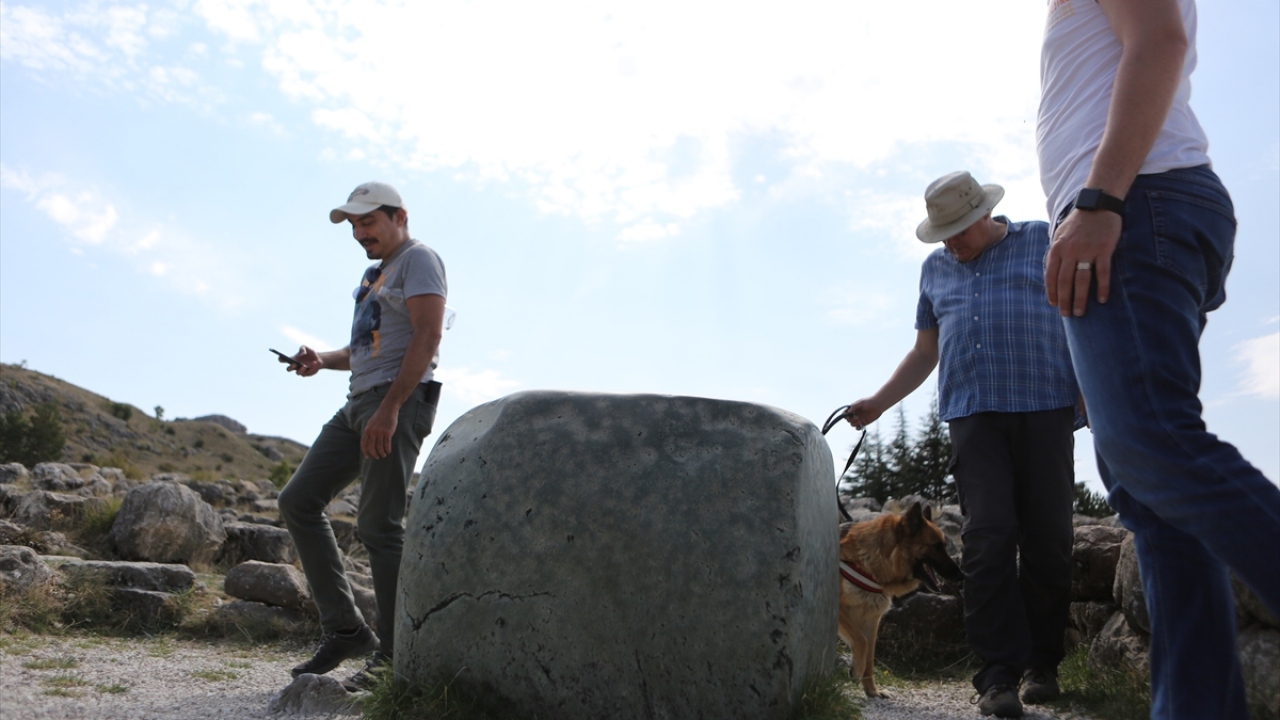 Hititler ile Mısırlılar arasında yapılan ve tarihte bilinen ilk yazılı antlaşma Kadeş Antlaşması`nın imzalandığı başkent olarak da bilinen Hattuşa`da kazı çalışmaları 113 yıldır kesintisiz sürdürülüyor.