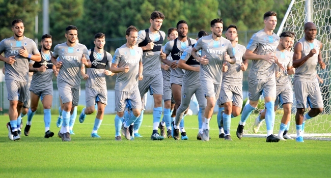 Trabzonspor 3 futbolcunun sözleşmesini uzattı