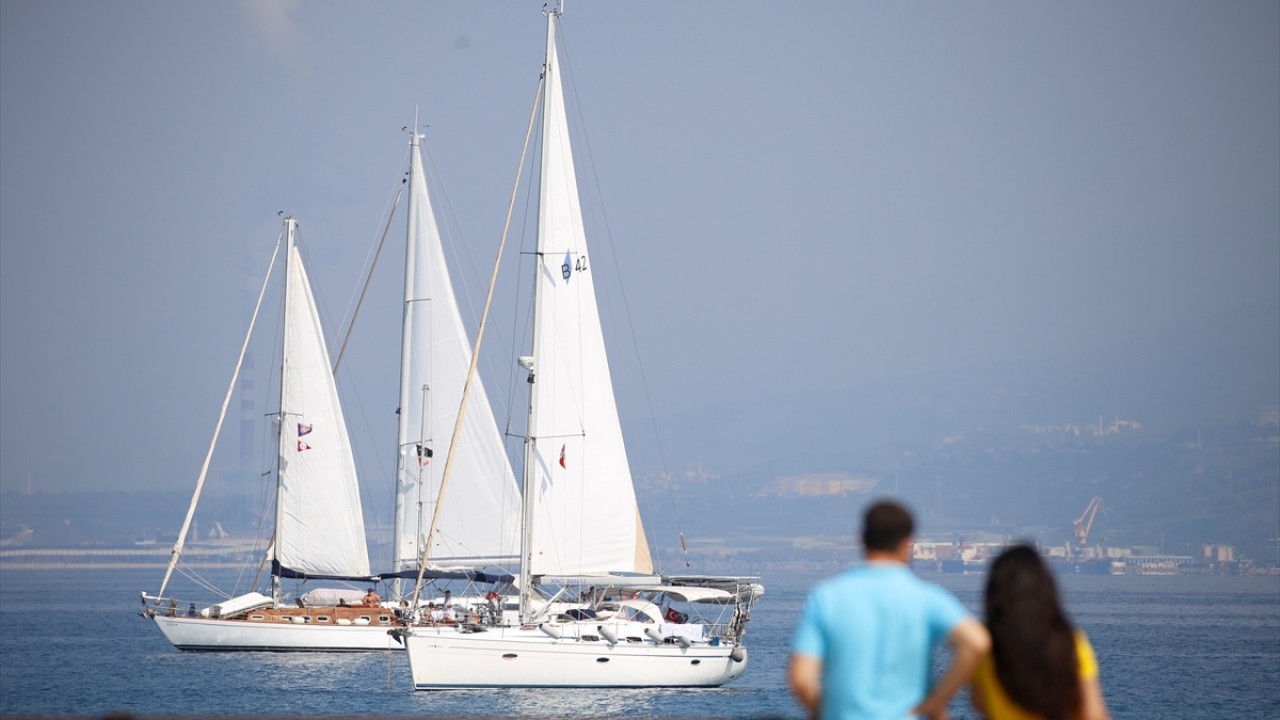 Akdeniz`i dünya yelken turizmine açmak, buranın turistik ve doğal güzelliklerini keşfetmek amacıyla 41 yatçı, yaklaşık bir ay önce Marmaris Orhaniye`den demir aldı.