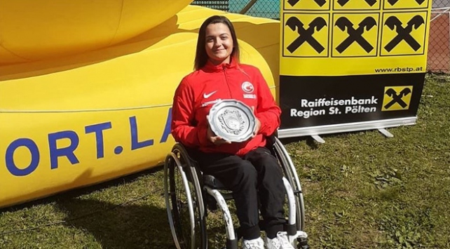 Paralimpik tenisçi Büşra Ün çiftlerde şampiyon