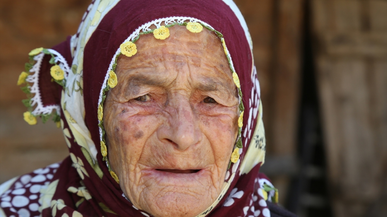 Döndü Yılmaz, yaptığı açıklamada, eşini 20 yıl önce kaybettiğini ve çocuklarıyla birlikte yaşadığını söyledi.