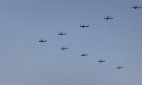 Çin'in kuruluş kutlamalarına askeri hava araçları damga vurdu