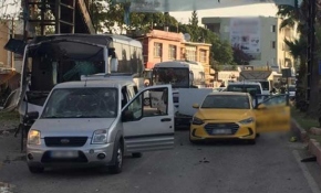 Polis aracına saldırı düzenleyen 2 terörist etkisiz hale getirildi