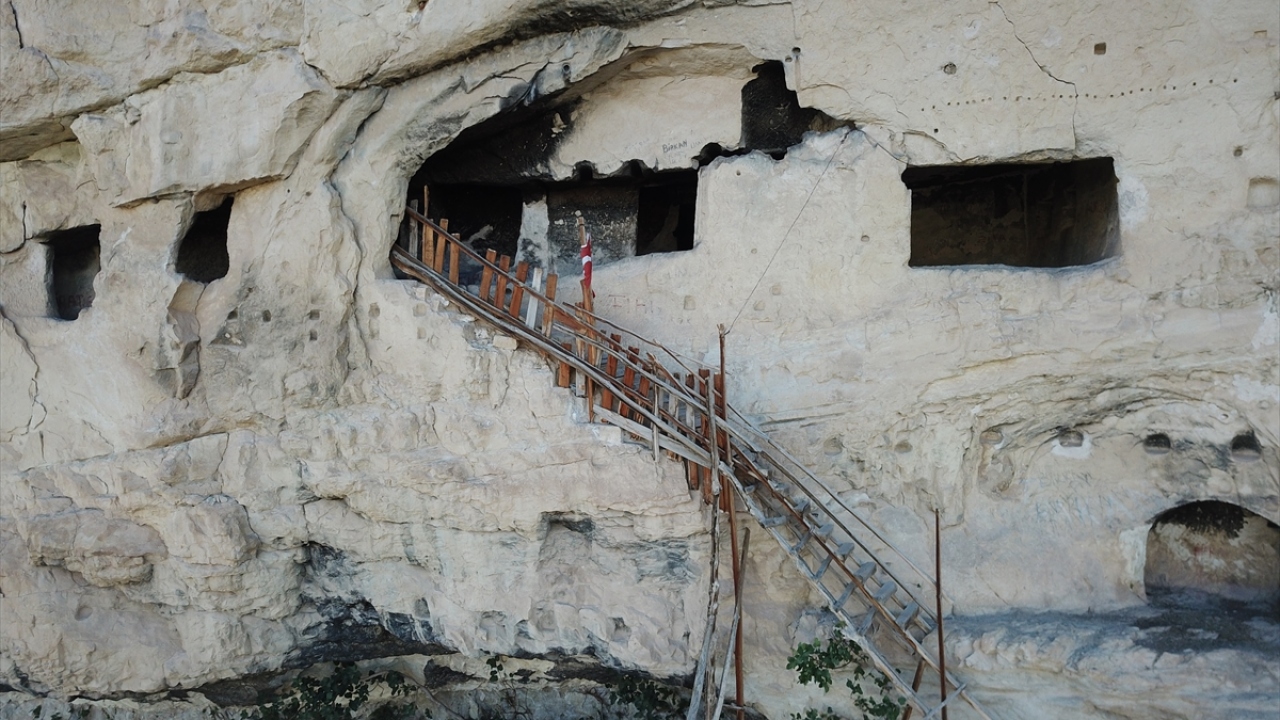 Çemişgezek Kaymakamı Harun Kazez, Çemişgezek`in tarihiyle, doğasıyla, insanıyla ve kültürüyle görülmesi gereken yerlerden biri olduğunu söyledi.