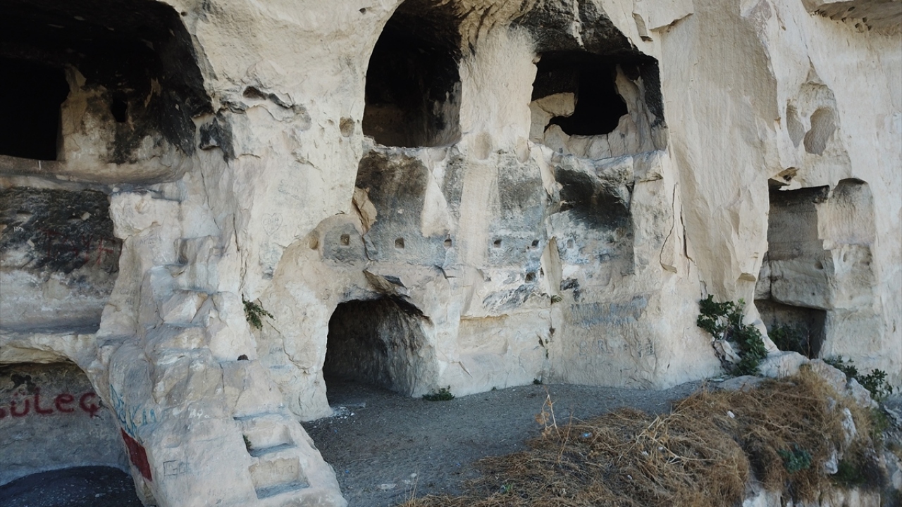 Çemişgezek halkının misafirperverliğinden bahseden Kazez, ilçeye gelecek her misafiri en iyi şekilde ağırlamaya hazır olduklarını sözlerine ekledi.