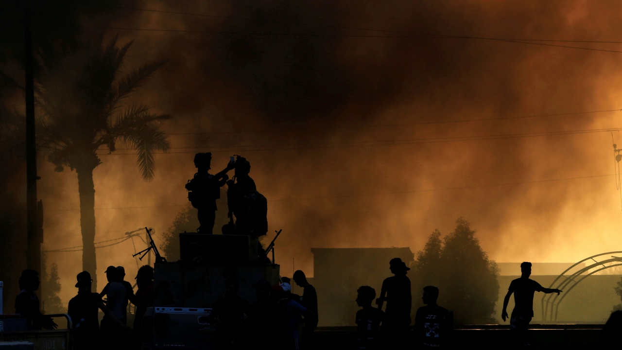 Halef, ayrıca orduya ait zırhlı araçların Yeşil Bölge girişinde konuşlandırıldığını, göstericilerin baskın teşebbüslerine cevap vermek için teyakkuza geçirildiklerini söyledi.