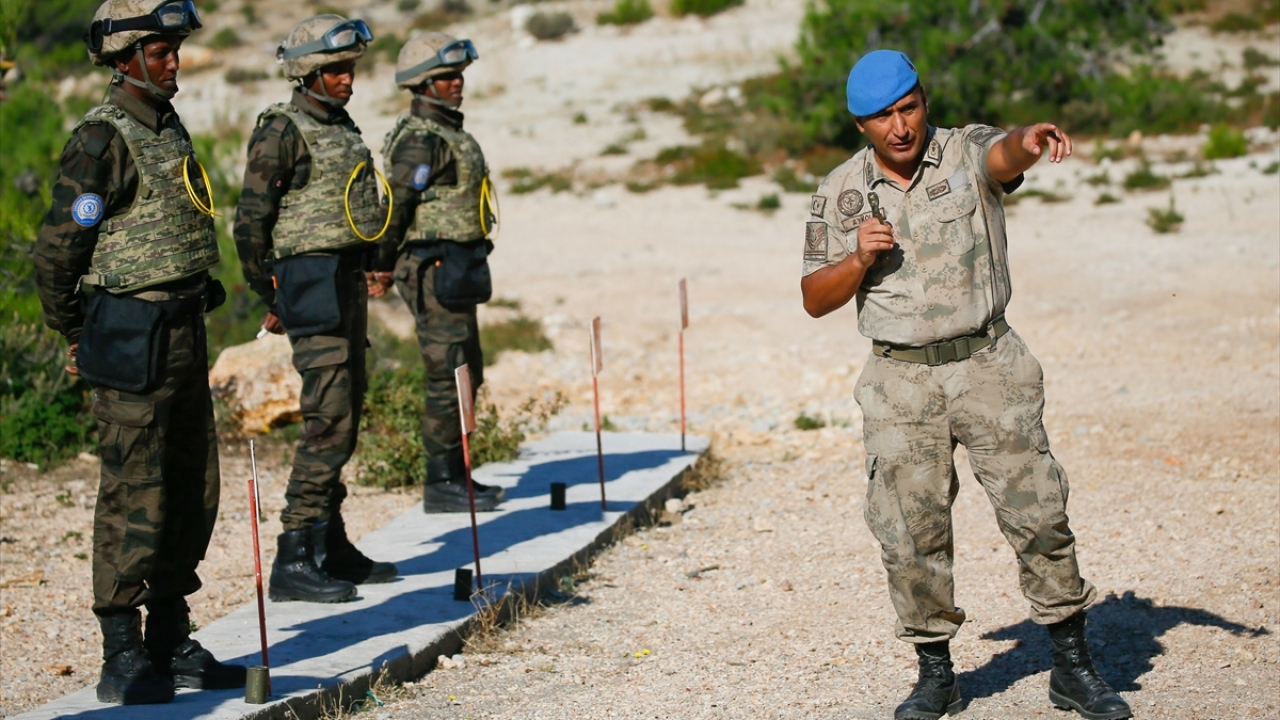 Eğitmenlerden Teğmen Önder Yıldız, yaptığı açıklamada, halen 10 Somalili polise eğitim verildiğini ve çalışmaların verimli geçtiğini söyledi. 