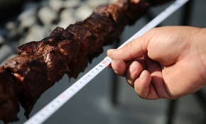 Adana'da "tek şişte et pişirme" rekoru kırıldı