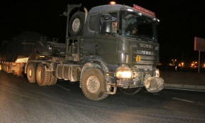 Şanlıurfa'da Suriye sınırına askeri sevkiyat