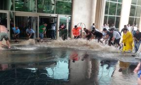 Muğla'da sağanak su taşkınlarına neden oldu