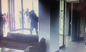 Tekirdağ'da okul görevlisi depreme yakalanan hasta çocuğu sırtında taşıdı