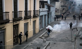 Ekvador'da protestolar dinmiyor: Sokağa çıkma ve seyahat yasağı ilan edildi