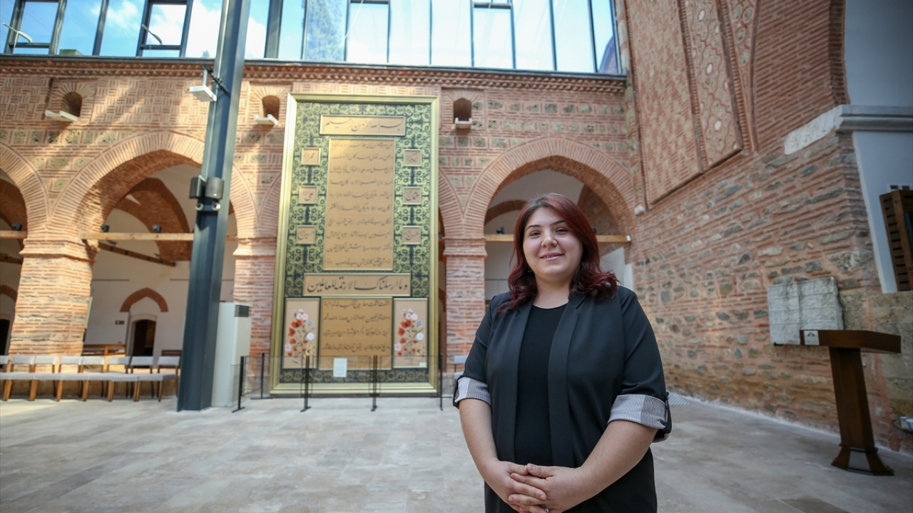 Müzenin sorumlusu sanat tarihçisi Tuğba Aydın, medresenin farklı zamanlarda onarımlardan geçtiğini söyledi.