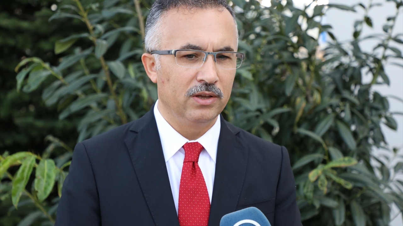 Çeber, yaptığı açıklamada, en çok önem verdikleri yatırımlardan birinin Rize-Artvin Havalimanı olduğunu söyledi.