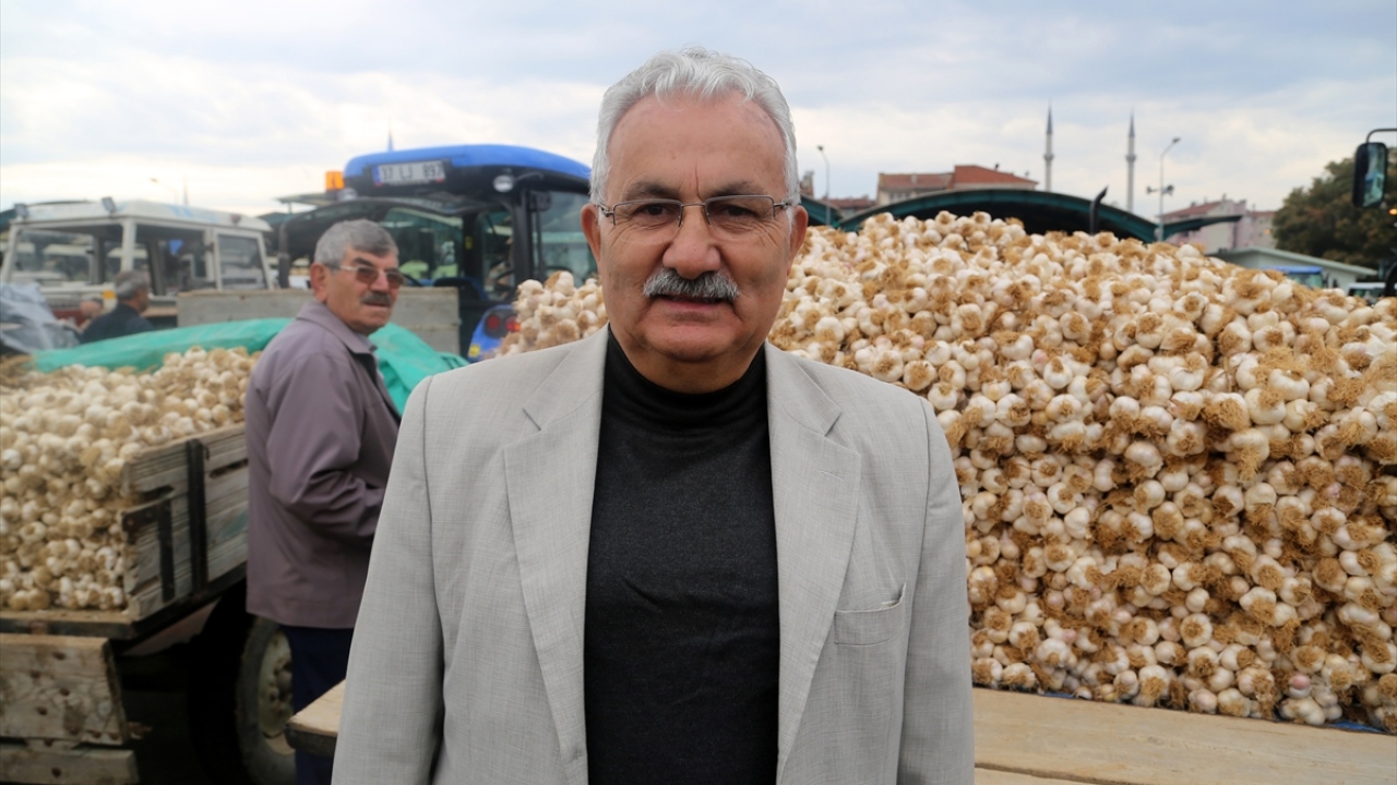 Taşköprü Sarımsak Üreticileri Birliği Başkanı Abdullah Eligüzeloğlu da dolu dolayısıyla ürün kaybının az olmasına rağmen sarımsak piyasasının buna aşırı tepki verdiğini ifade etti.