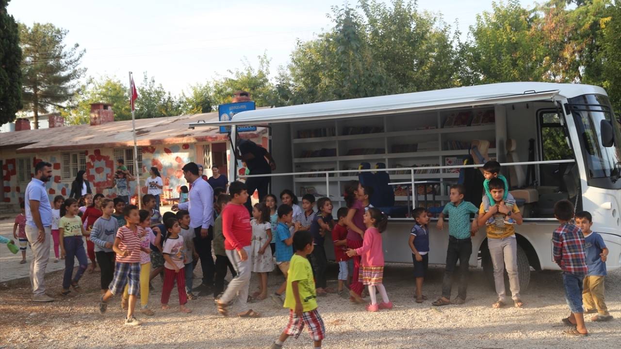 Bir süre sonra Korkmaz ve Biçer, okuma alışkanlığını daha çok öğrenciye yaymak için "Eşekli kütüphaneci"den esinlenerek geçen ay "Okumak Yolda Olmaktır" adlı proje başlattı.