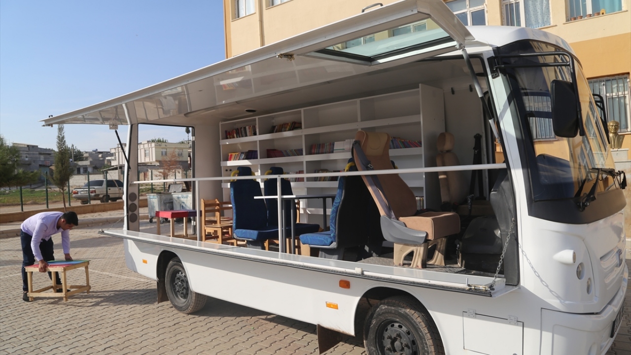 Çocukların yeni bilgiler edinmesinin çok güzel olduğunu anlatan Korkmaz, "Geçen yıl öğrencilerimize yönelik düzenlediğimiz okuma etkinliklerinde çok güzel sonuçlar aldık. Okumayı daha çok yaygınlaştırmak için bu projeyi başlattık." dedi.