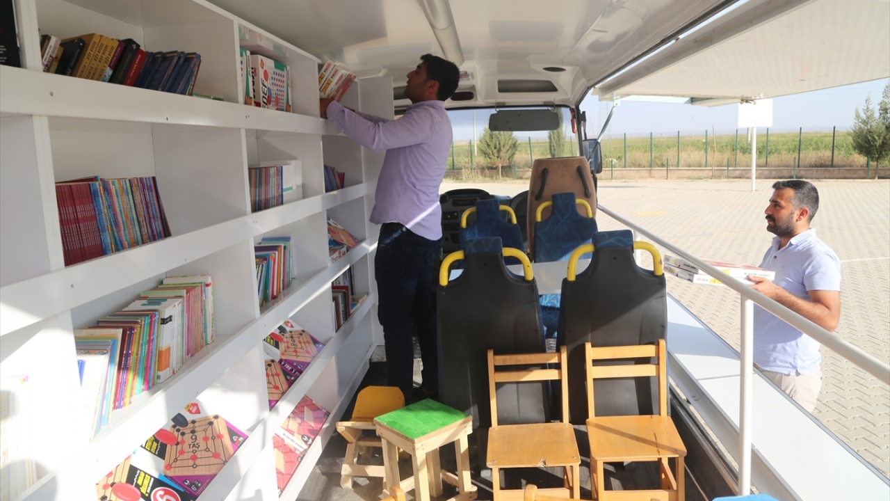 Sınıf öğretmeni Nusrettin Biçer de projede görev aldığı için çok mutlu olduğunu, gittikleri köylerdeki çocuklardan güzel tepkiler aldığını söyledi.