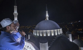 İstanbul'daki camilerde Barış Pınarı Harekatı için sela okundu