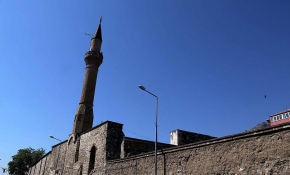 Akçakale'de tüm camilerde sela okunuyor