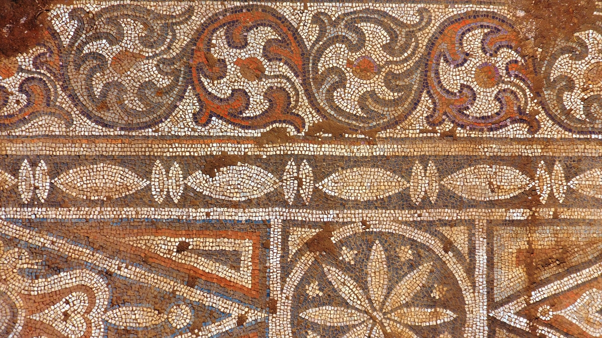 Çanakkale Onsekiz Mart Üniversitesi (ÇOMÜ) Sanat Tarihi Bölümü Dr. Öğr. Üyesi Oğuz Koçyiğit, bölgede çalışmaların Kültür ve Turizm Bakanlığının desteği ile İÇDAŞ AŞ`nin sponsorluğunda yapıldığını söyledi.