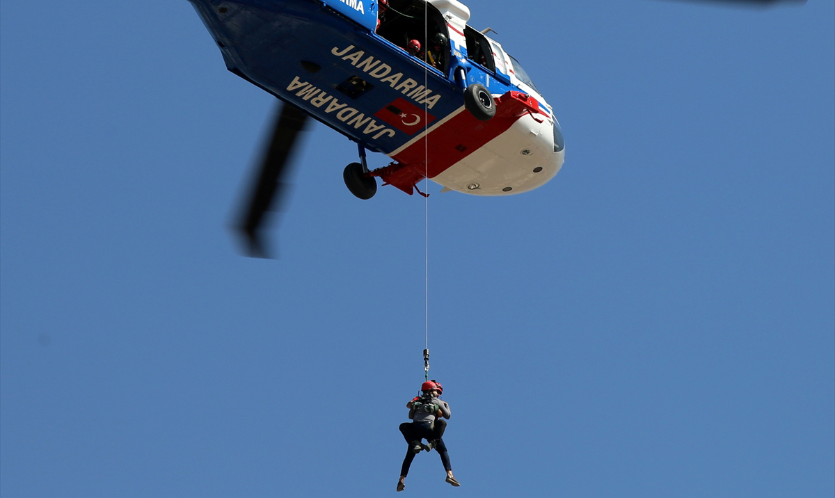 Deprem senaryosu gereği Malatya`da da tatbikat yapıldı.