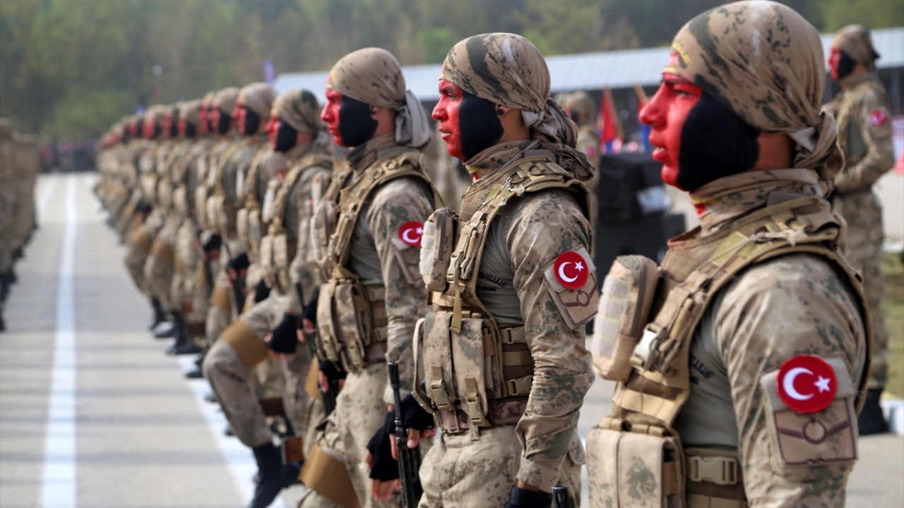 Törene Kastamonu Valisi Yaşar Karadeniz, AK Parti Kastamonu Milletvekili Metin Çelik, Garnizon Komutanı Personel Albay Gamze Aydoğdu, Belediye Başkan Yardımcısı Mehmet Yurt ve aileler katıldı. 