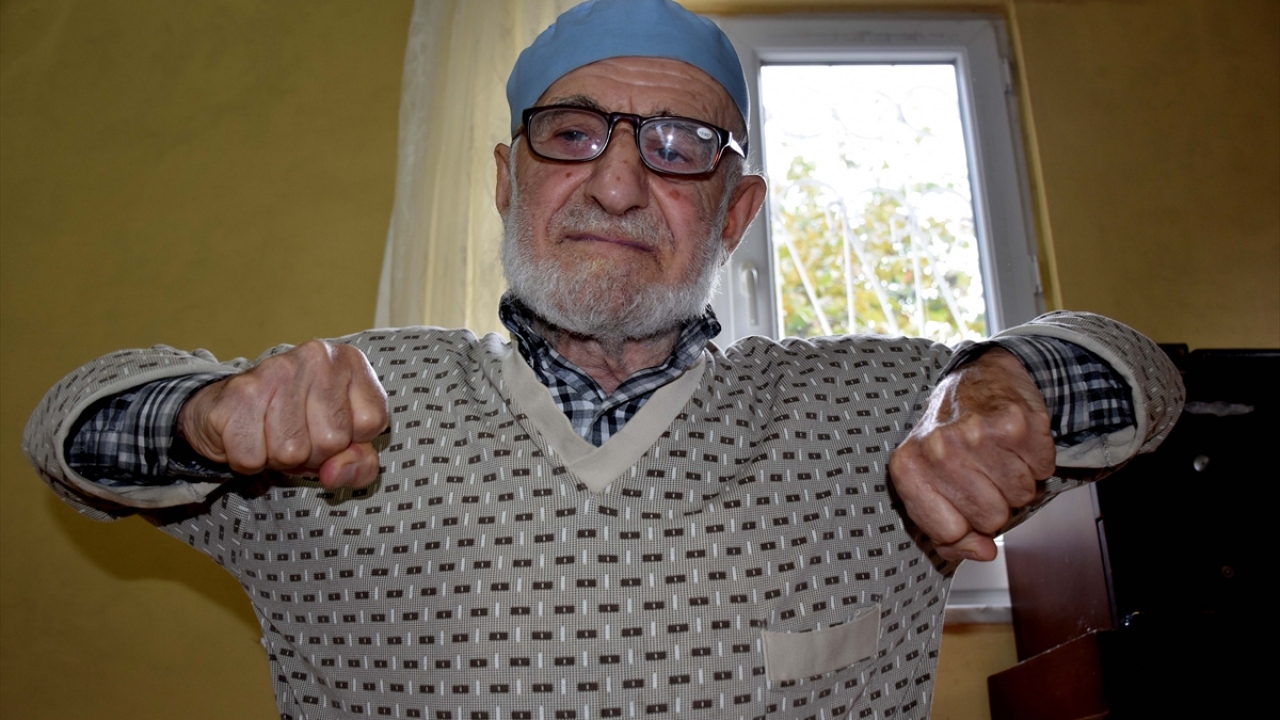 Çalık, torunlarıyla bir süre önce hastaneye giderek muayene olduğunu ancak herhangi bir sorununun olmadığını söyledi.