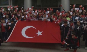 Türkiye Mehmetçik için tek yürek oldu