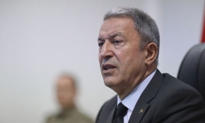 Bakan Akar'dan yaralı gazetecilere geçmiş olsun telefonu