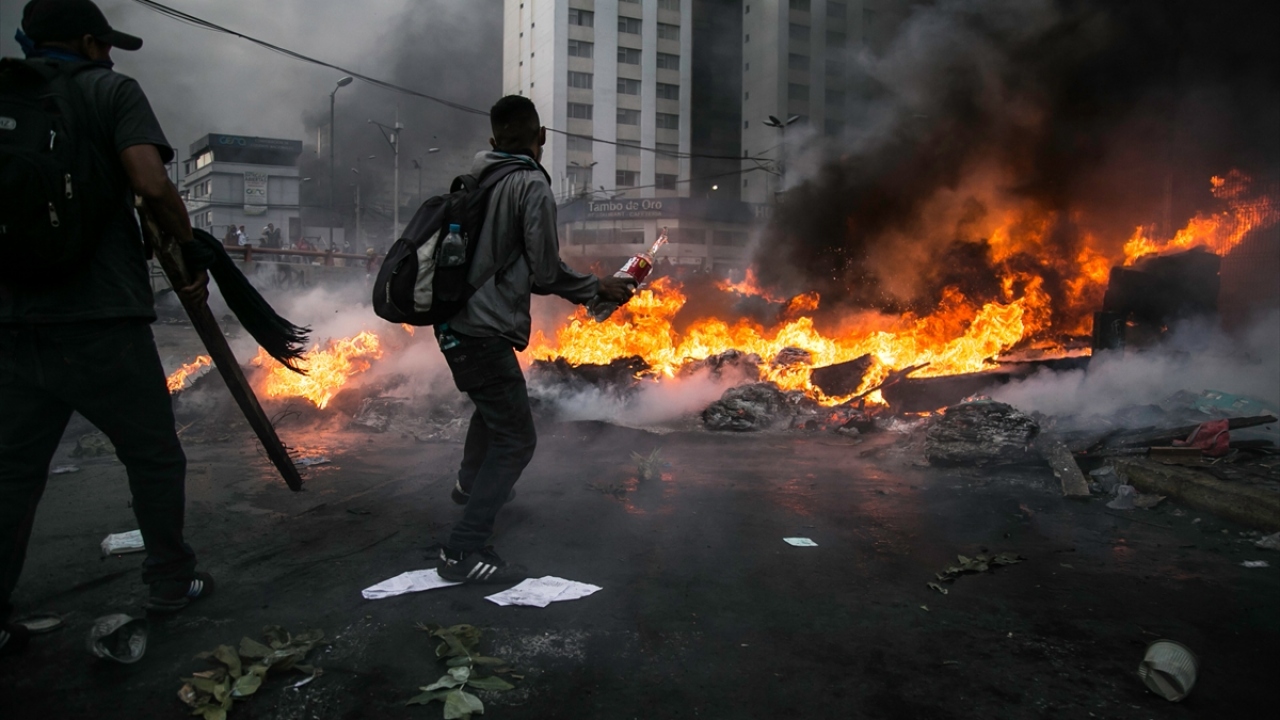 Bu arada ülkenin resmi kamu denetçi kurumu Defensoria del Pueblo yayımladığı son bültenle, ülkede günlerdir süren protestoların ağır bilançosunu duyurdu.