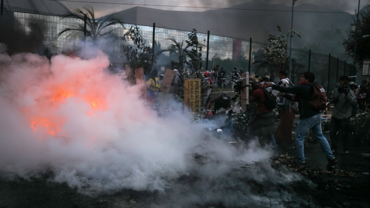 Protesto ve şiddet olaylarında ülke genelinde 937 kişi yaralandı ve şimdiye kadar en az 6 kişi öldü.