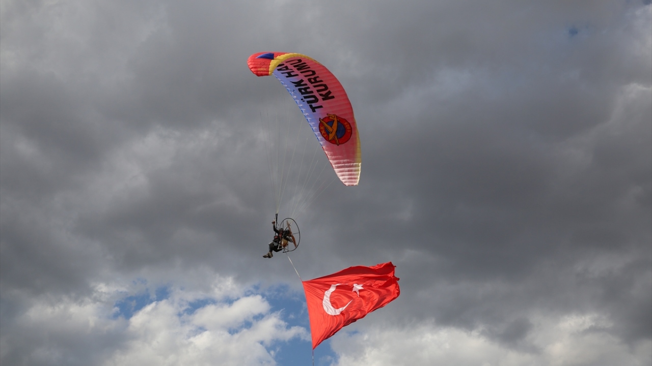 Türk Hava Kurumu (THK) ve Iğdır Üniversitesi ortaklaşa bir program düzenledi.