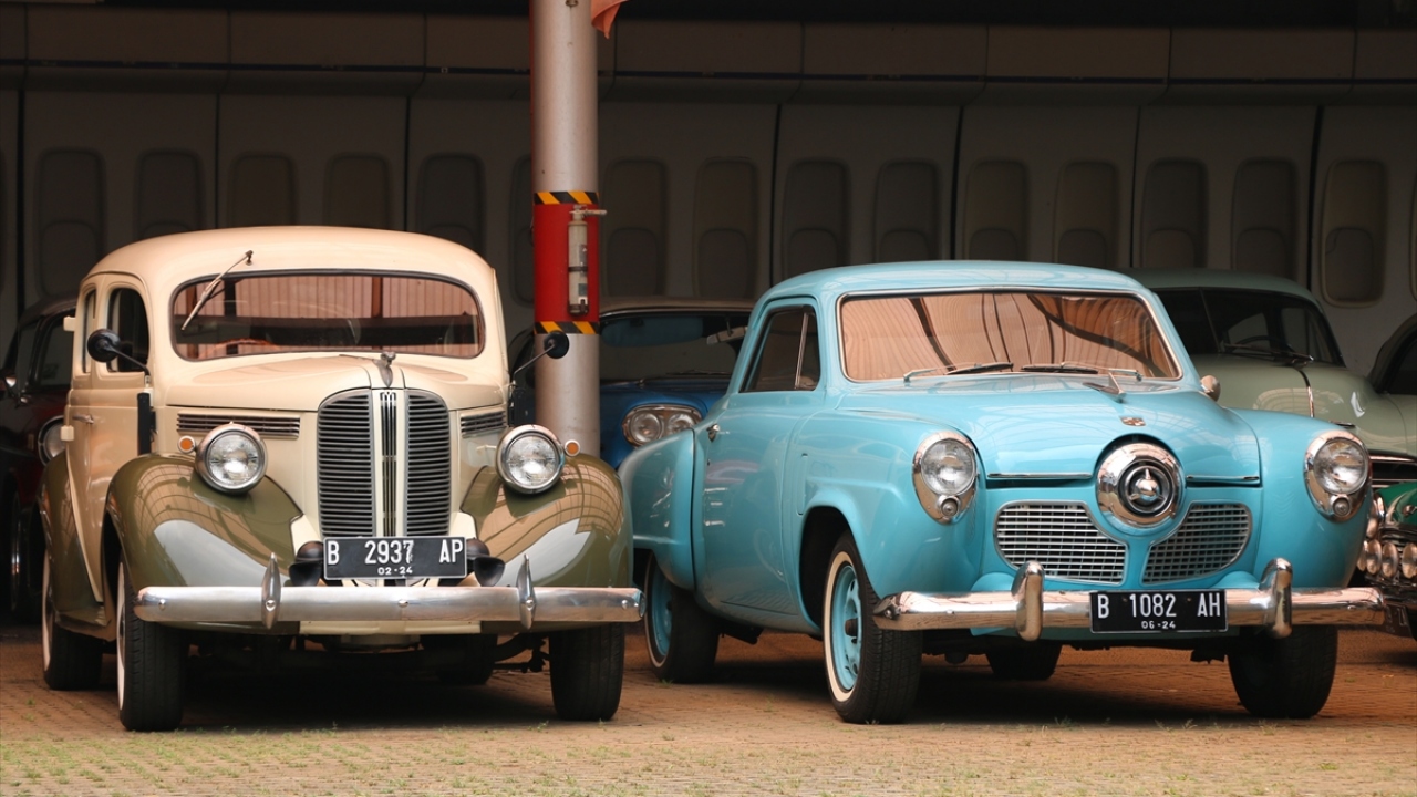 Setjodiningrat, galerilerindeki atölyede yenileme ve tamir işleriyle de klasik otomobillere hayat verdiklerini vurguladı.