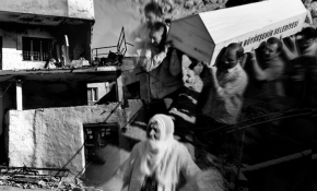 Terör anne ve kızlarının peşini bırakmadı