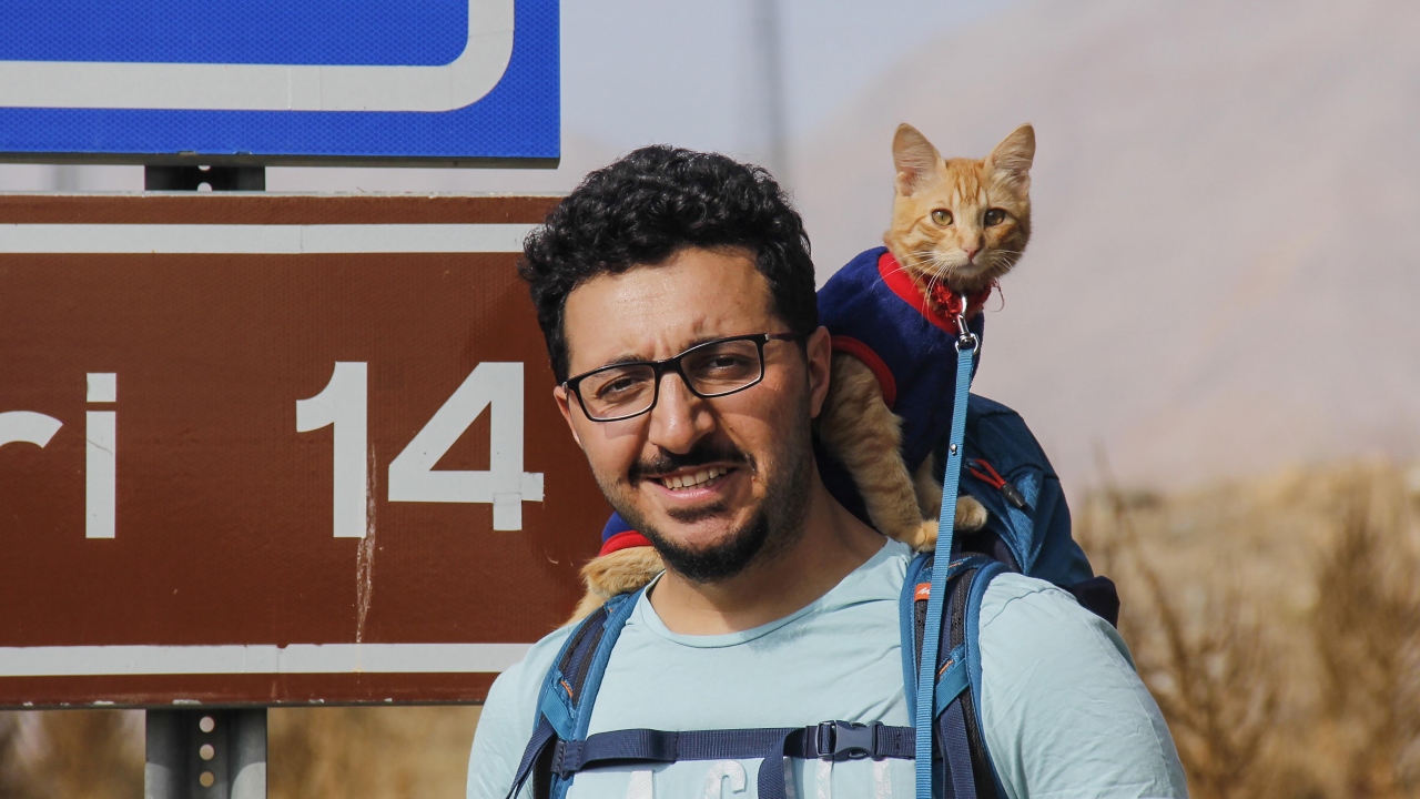 Özge Kübra Mace, otostopla Türkiye`yi gezmenin hayallerinden biri olduğunu söyledi.